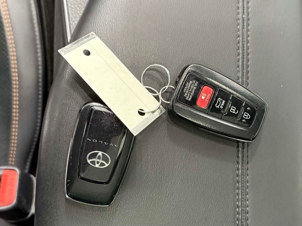 2019 Toyota Avalon Touring