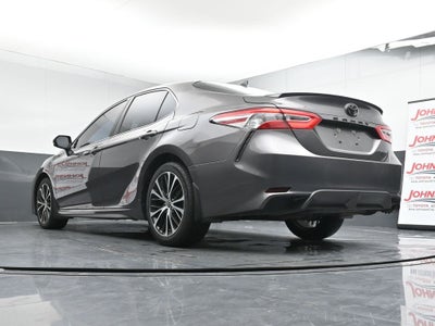 2020 Toyota Camry SE