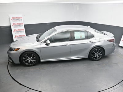 2022 Toyota Camry SE AWD