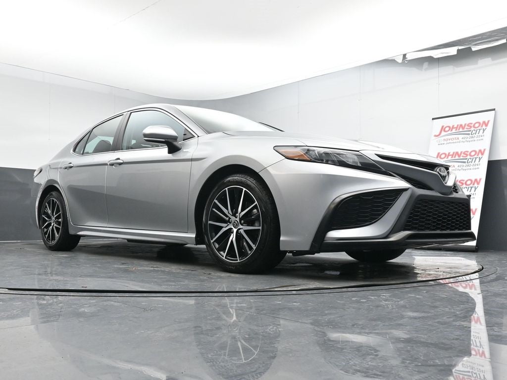 2022 Toyota Camry SE AWD