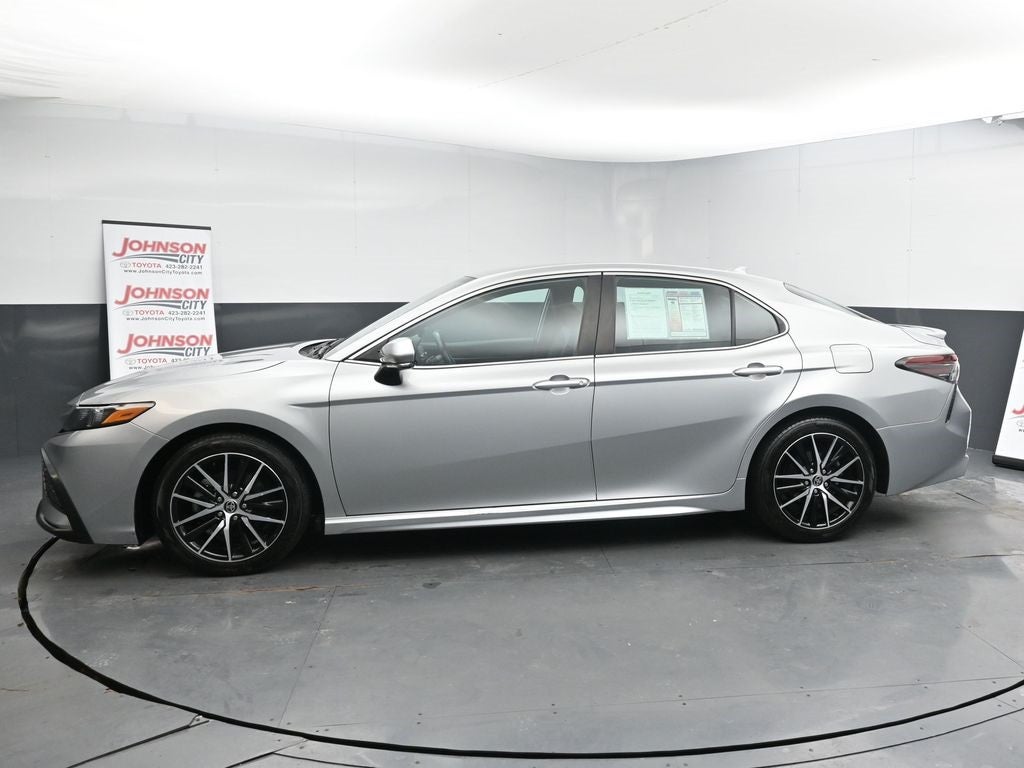 2022 Toyota Camry SE AWD