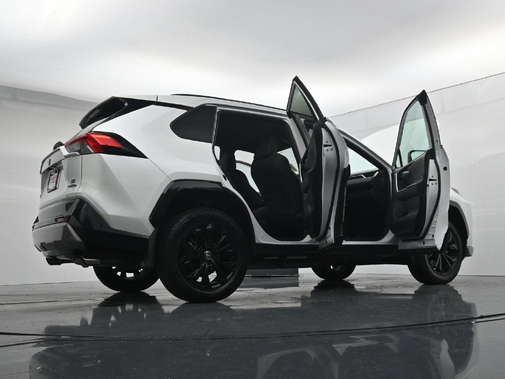 2024 Toyota RAV4 SE