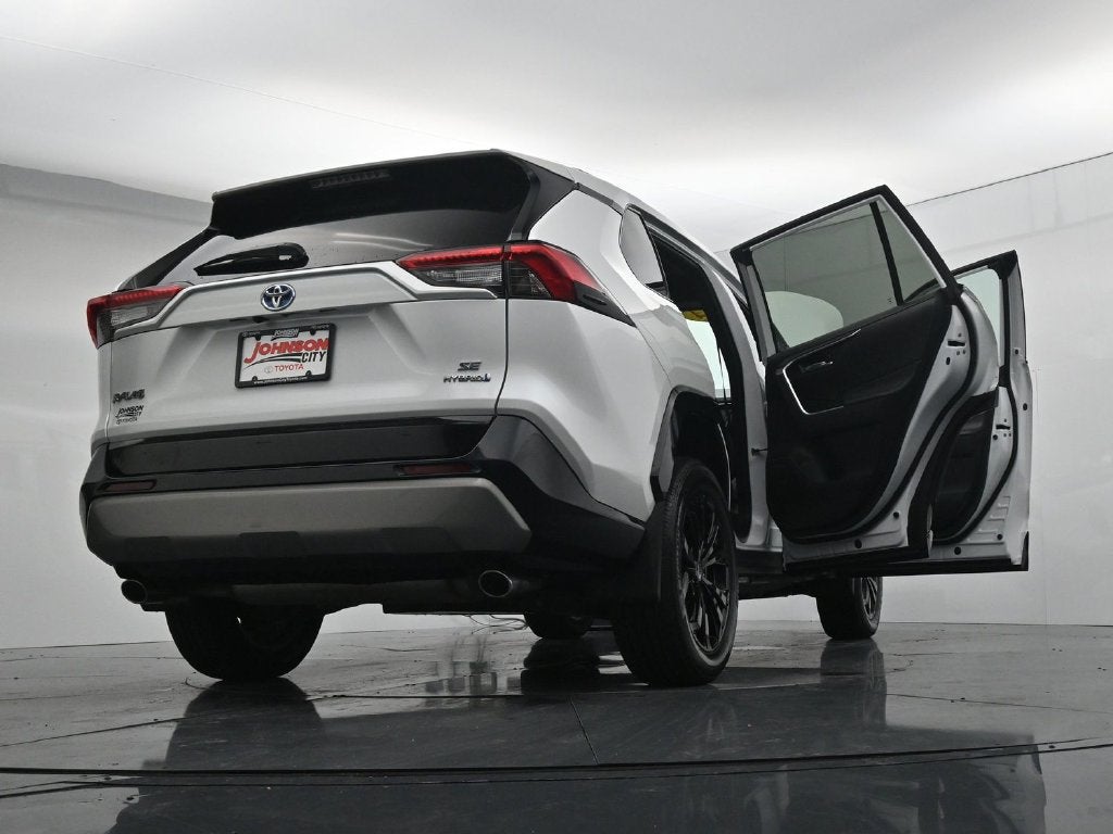 2024 Toyota RAV4 SE