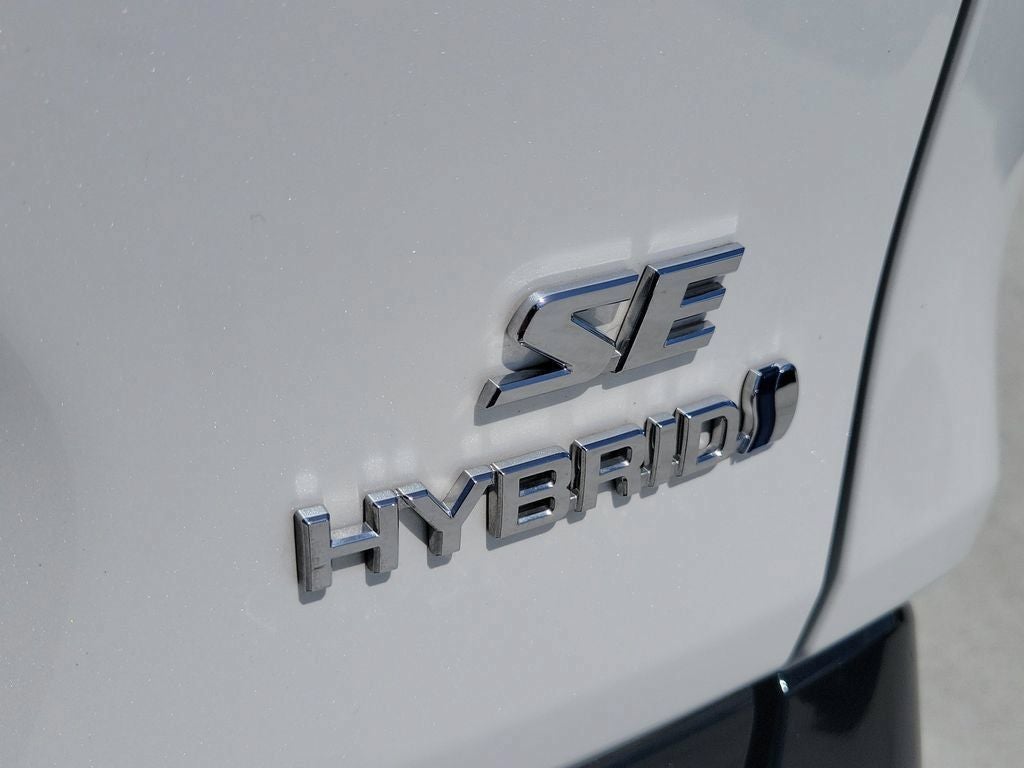 2024 Toyota RAV4 SE