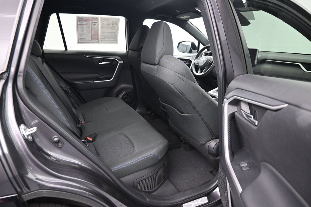 2024 Toyota RAV4 SE