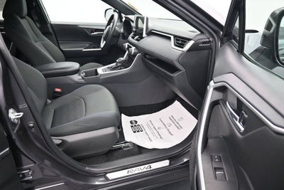 2024 Toyota RAV4 SE