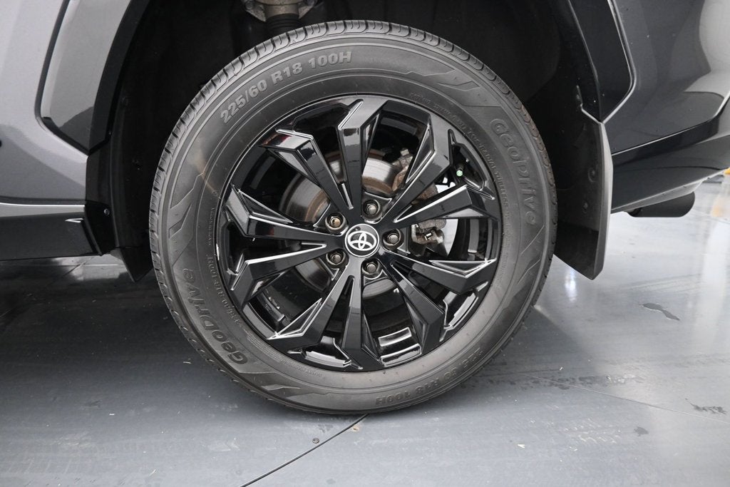 2024 Toyota RAV4 SE
