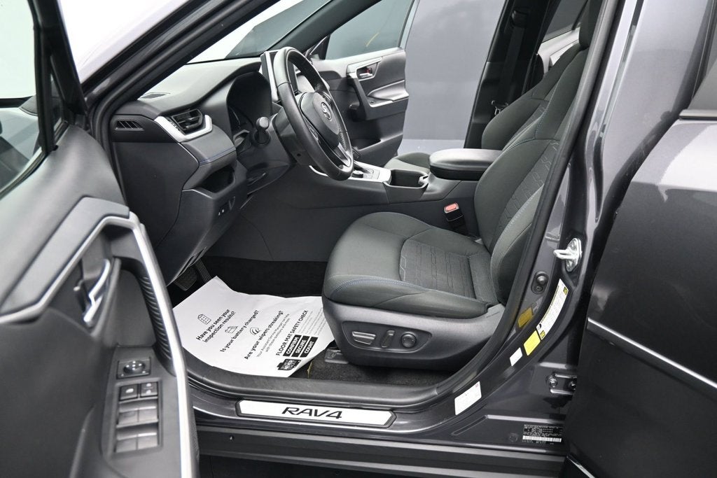 2024 Toyota RAV4 SE