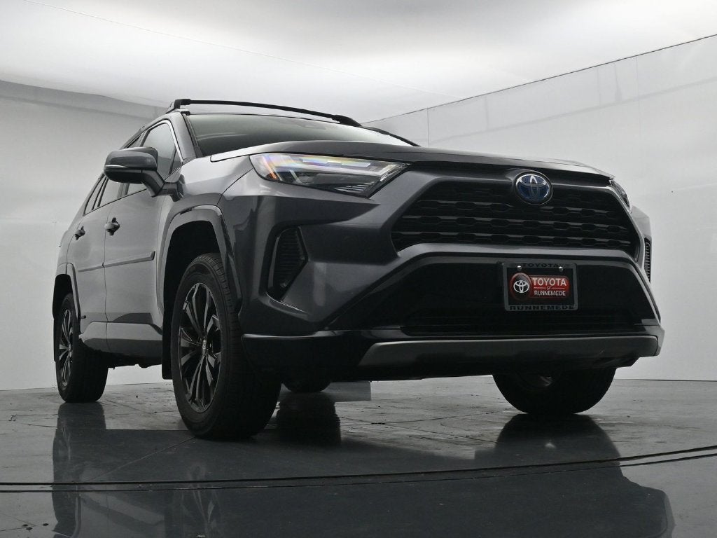 2024 Toyota RAV4 SE