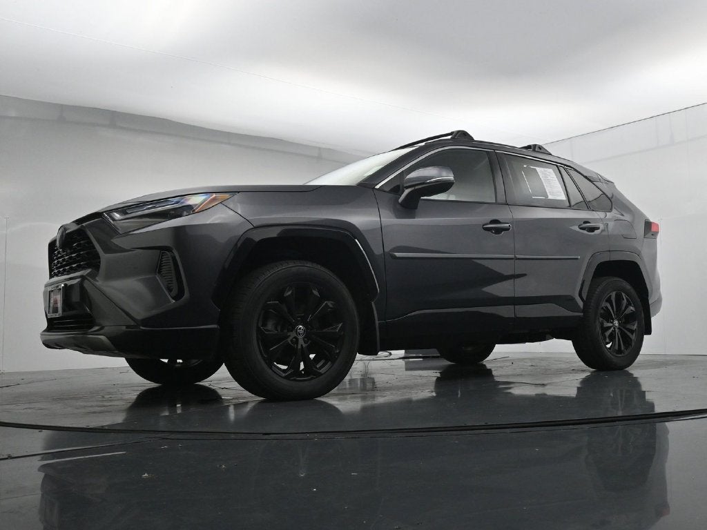 2024 Toyota RAV4 SE