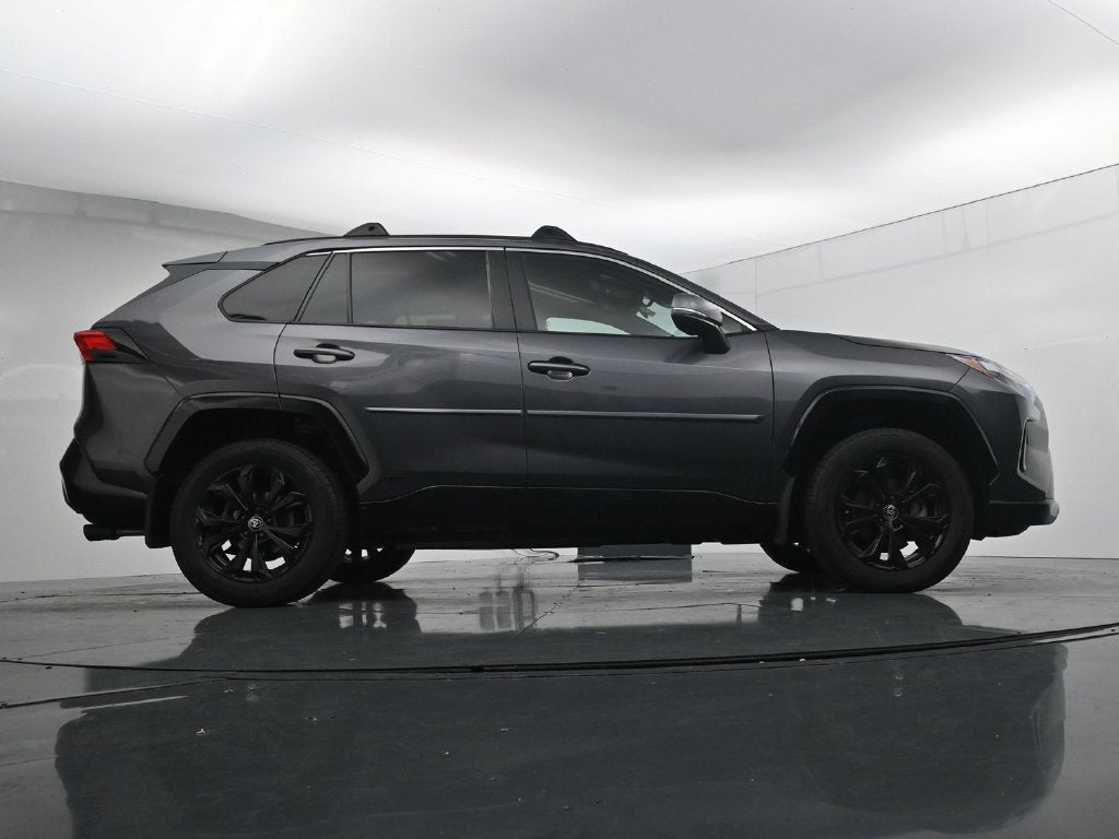 2024 Toyota RAV4 SE