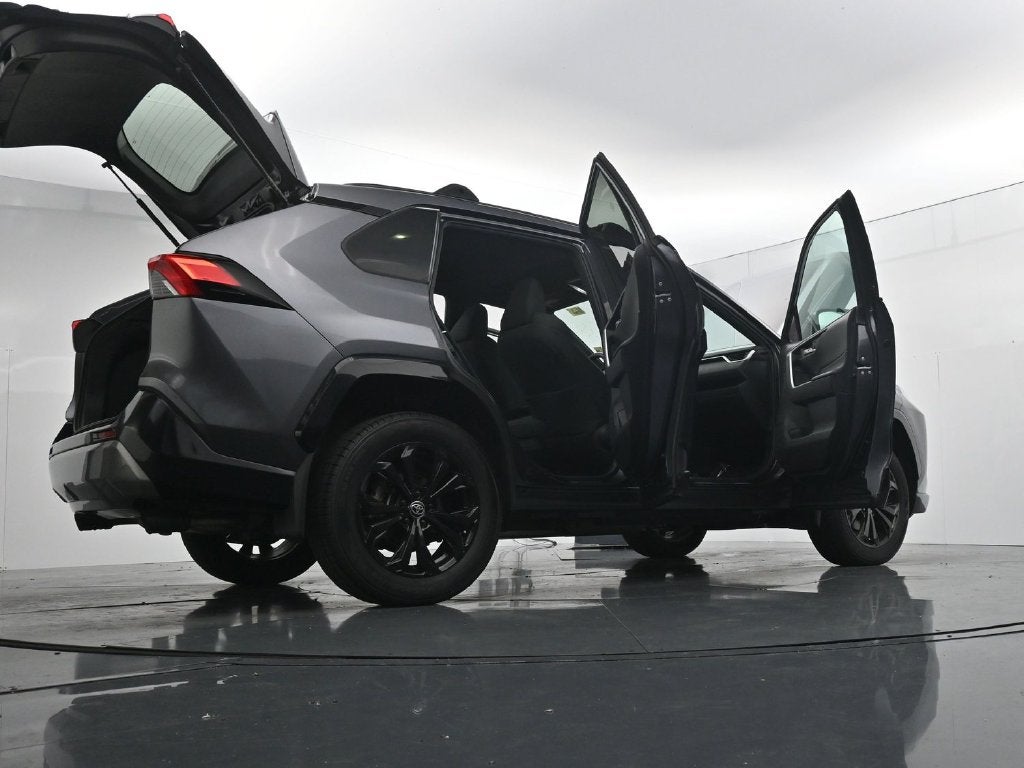 2024 Toyota RAV4 SE