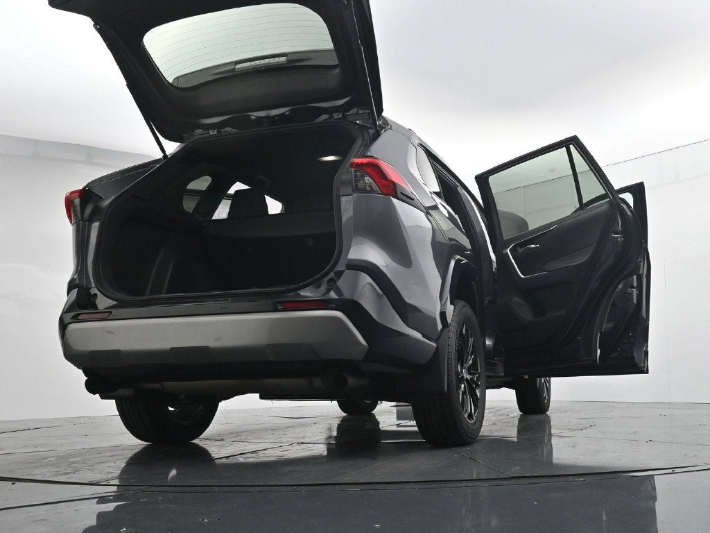 2024 Toyota RAV4 SE