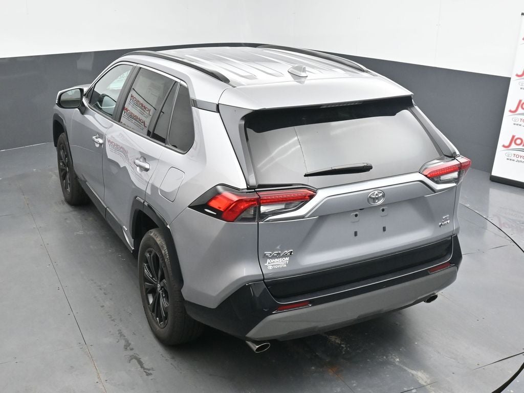 2025 Toyota RAV4 SE
