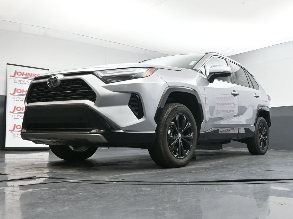 2025 Toyota RAV4 SE