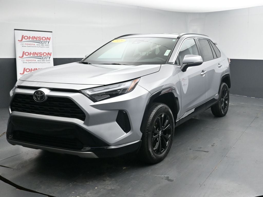 2025 Toyota RAV4 SE