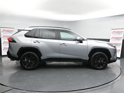 2025 Toyota RAV4 SE
