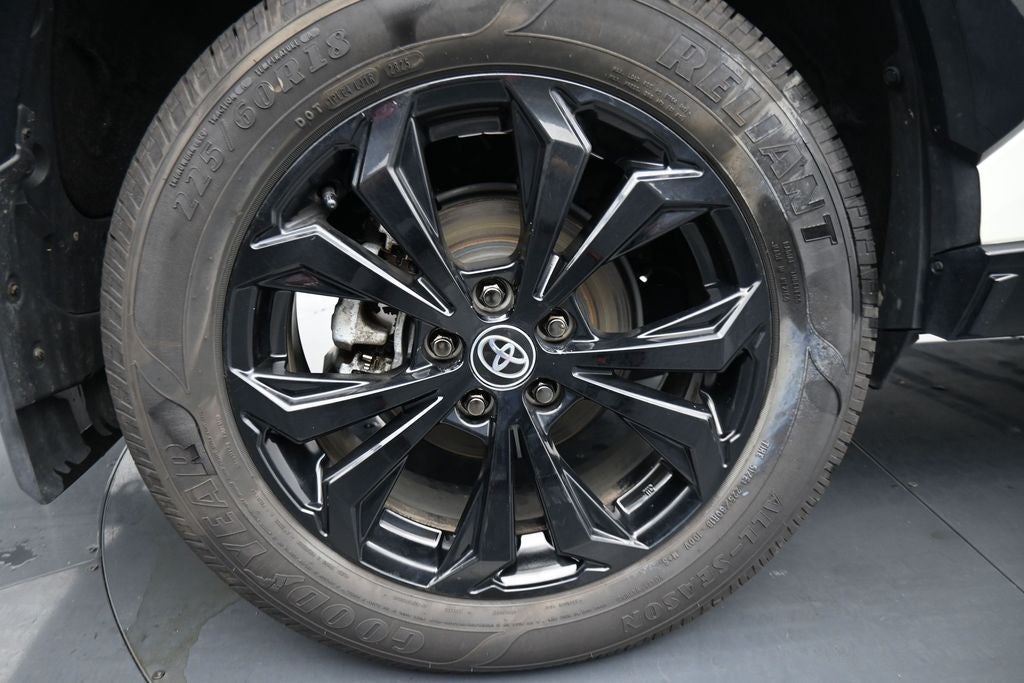 2022 Toyota RAV4 SE