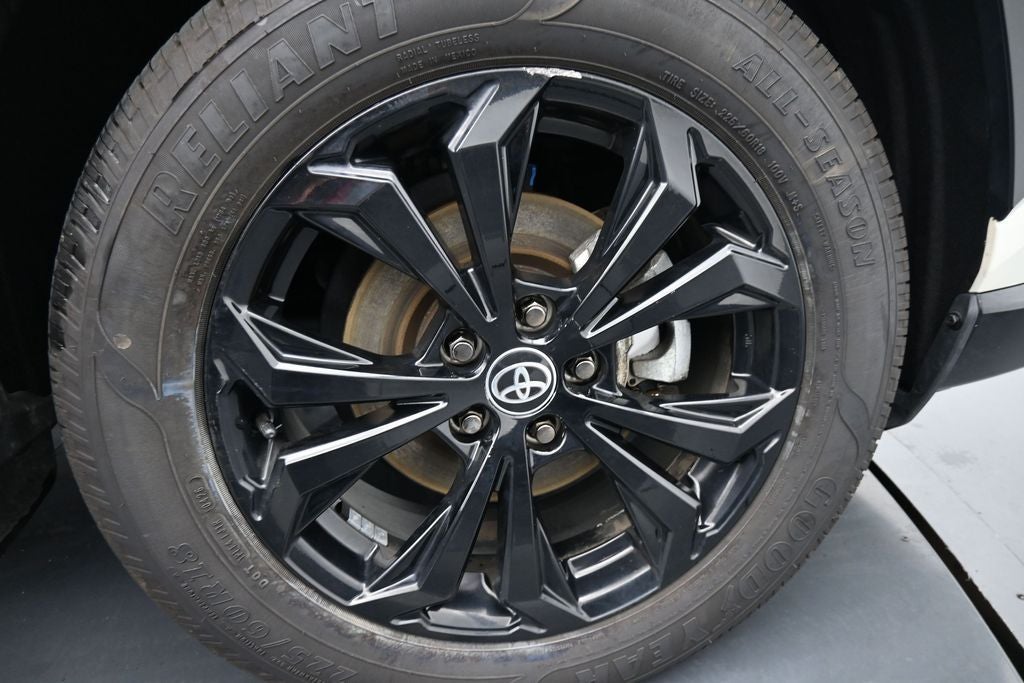 2022 Toyota RAV4 SE