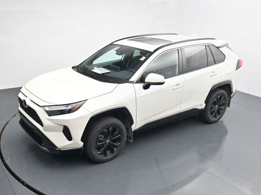 2022 Toyota RAV4 SE