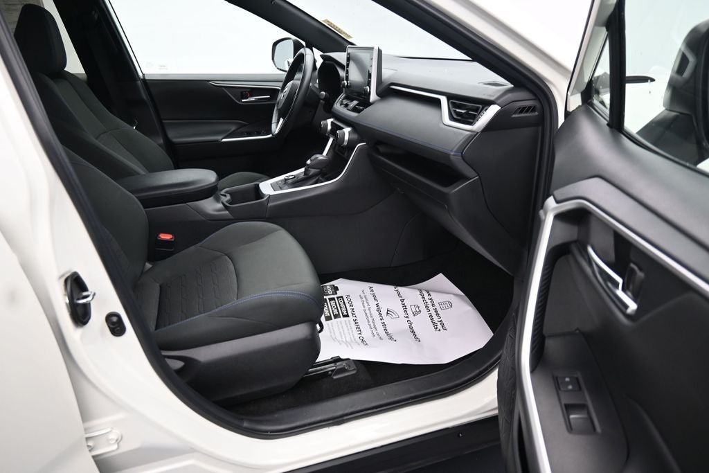 2022 Toyota RAV4 SE