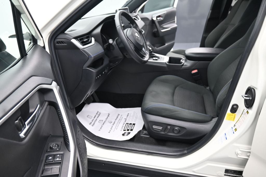 2022 Toyota RAV4 SE