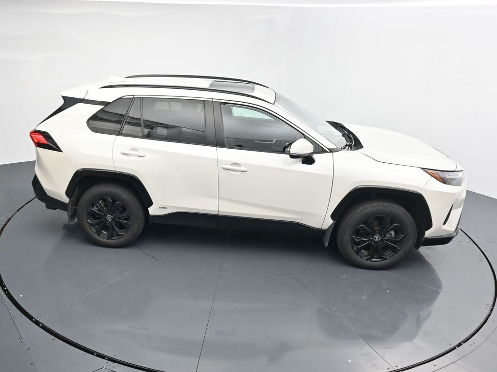 2022 Toyota RAV4 SE