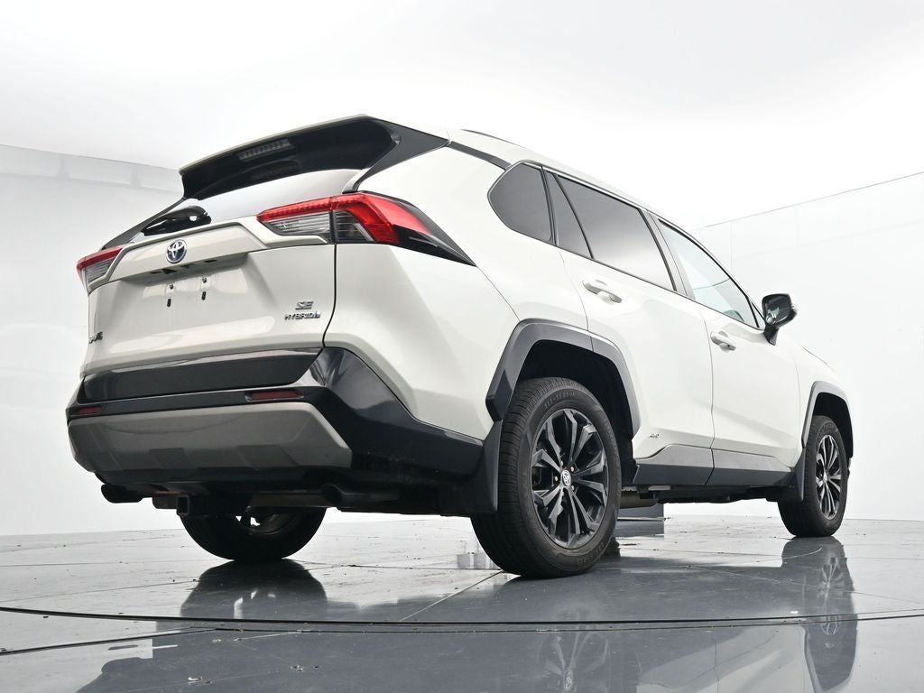 2022 Toyota RAV4 SE