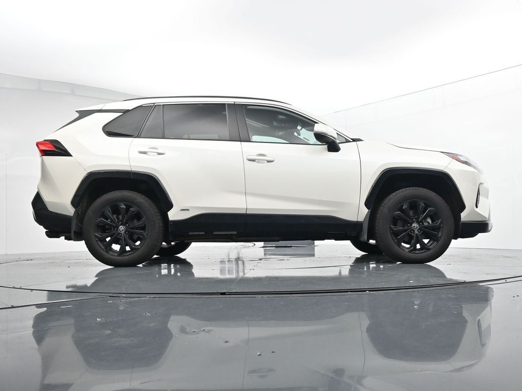 2022 Toyota RAV4 SE