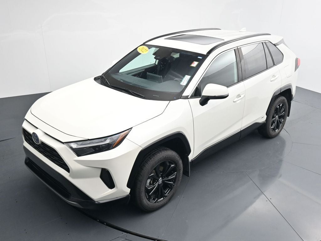 2022 Toyota RAV4 SE