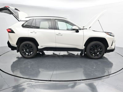 2022 Toyota RAV4 SE