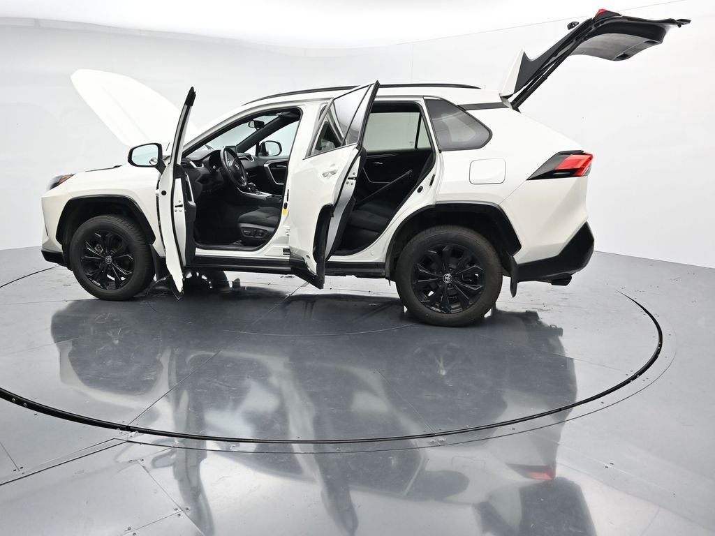 2022 Toyota RAV4 SE