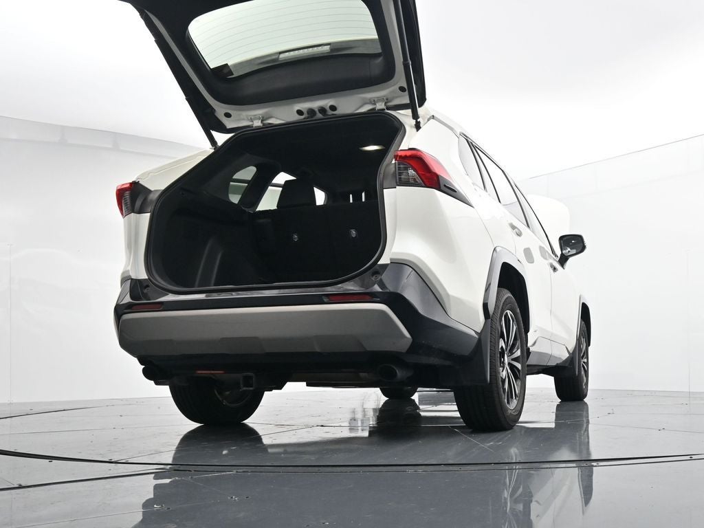 2022 Toyota RAV4 SE