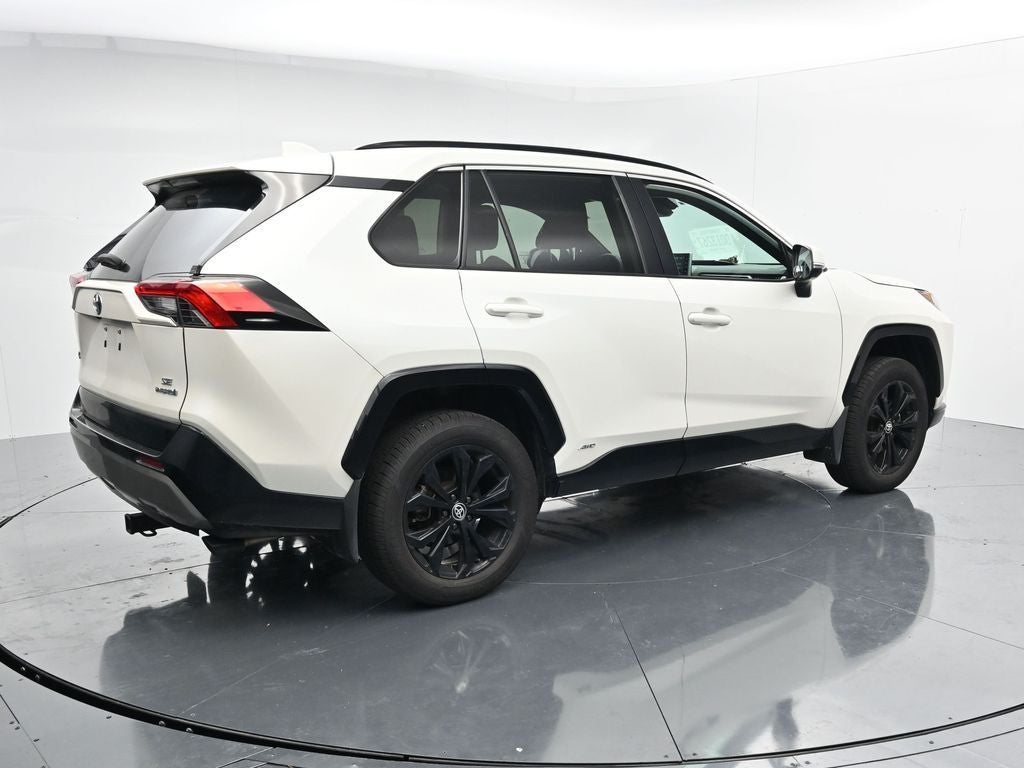 2022 Toyota RAV4 SE
