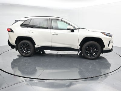2022 Toyota RAV4 SE