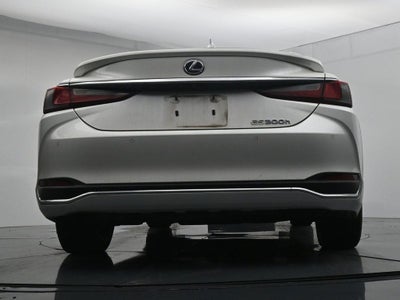 2022 Lexus ES 300h 300h