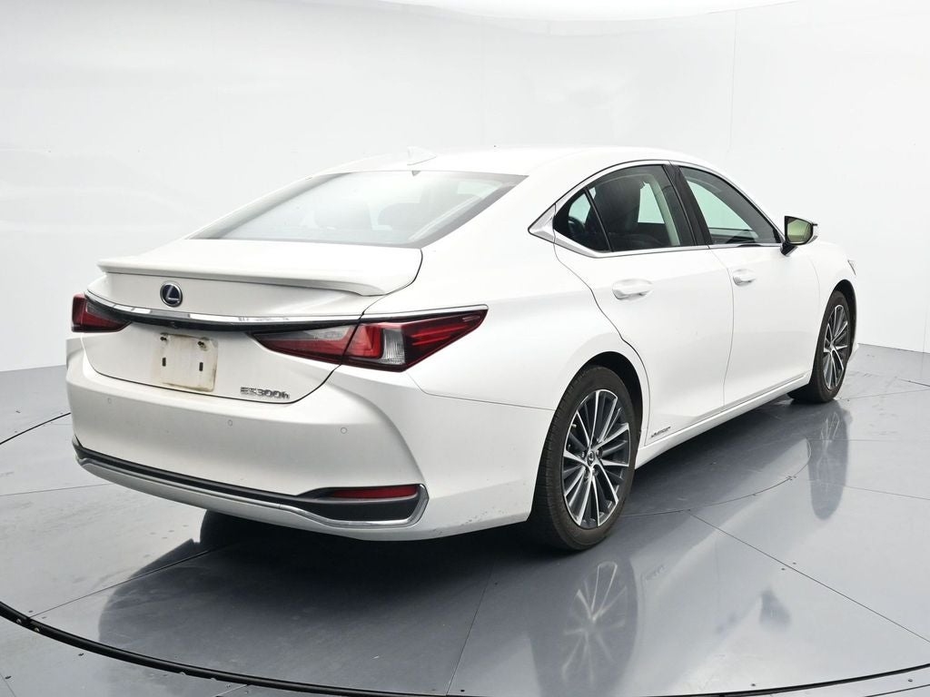 2022 Lexus ES 300h 300h