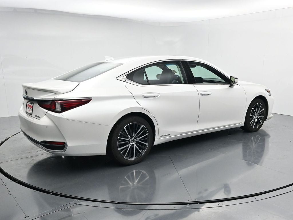 2022 Lexus ES 300h 300h