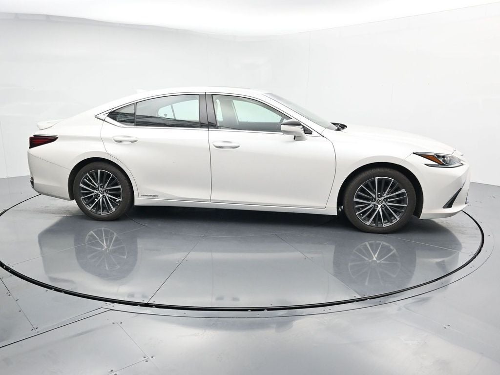 2022 Lexus ES 300h 300h