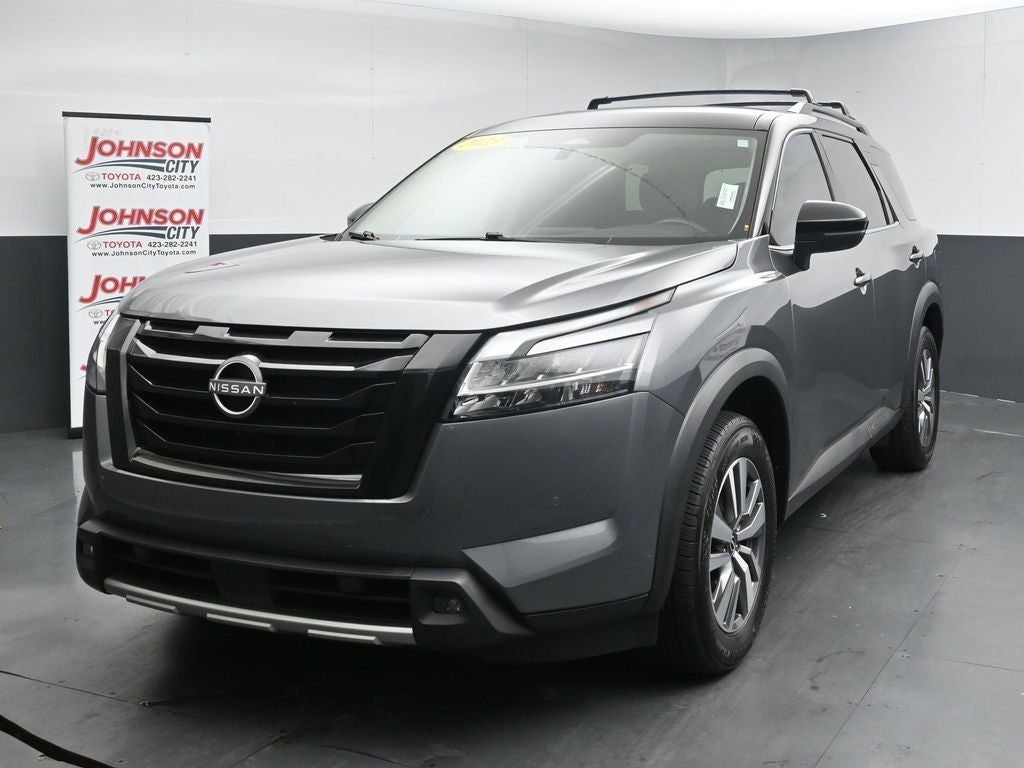 2023 Nissan Pathfinder SL