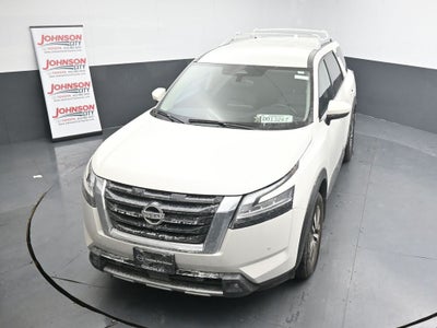 2022 Nissan Pathfinder SL