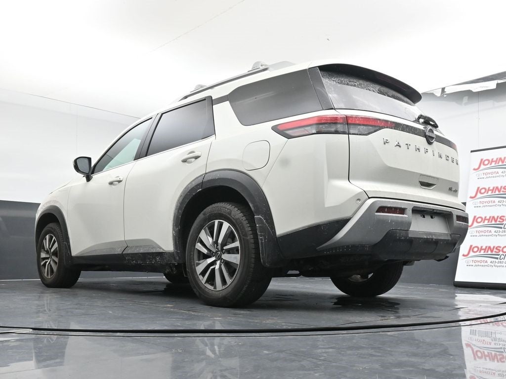 2022 Nissan Pathfinder SL