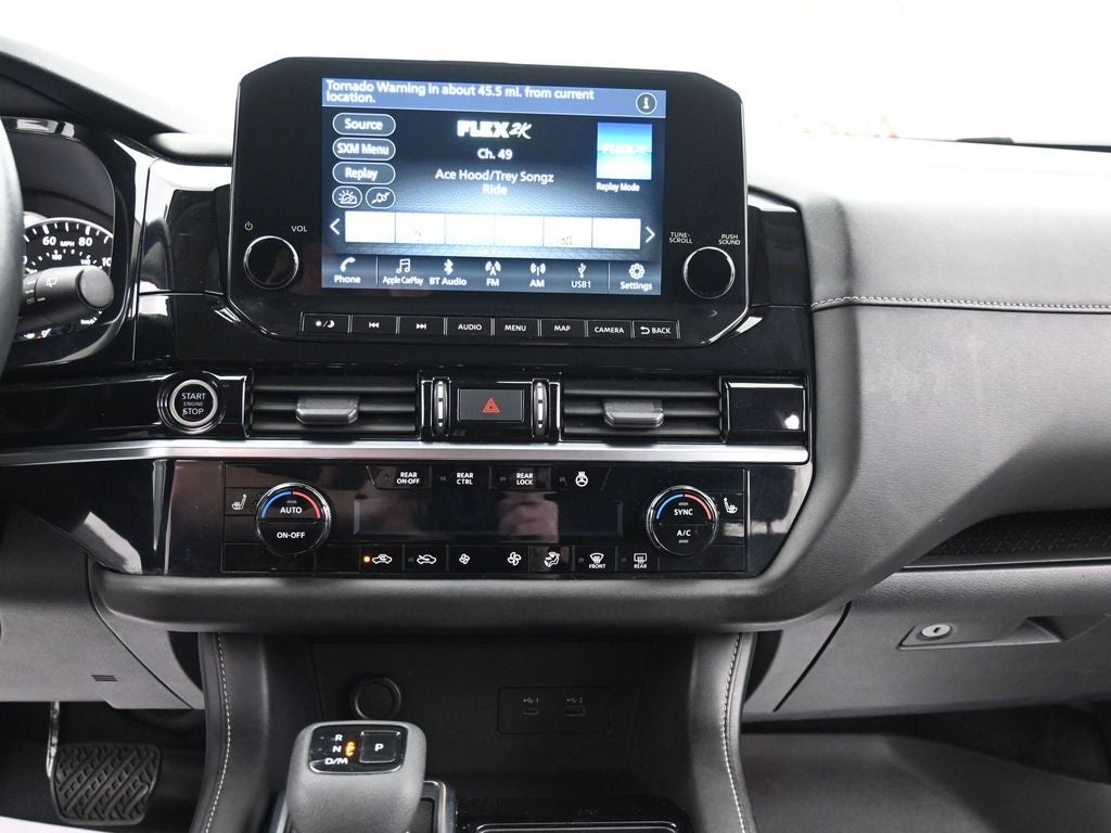 2022 Nissan Pathfinder SL