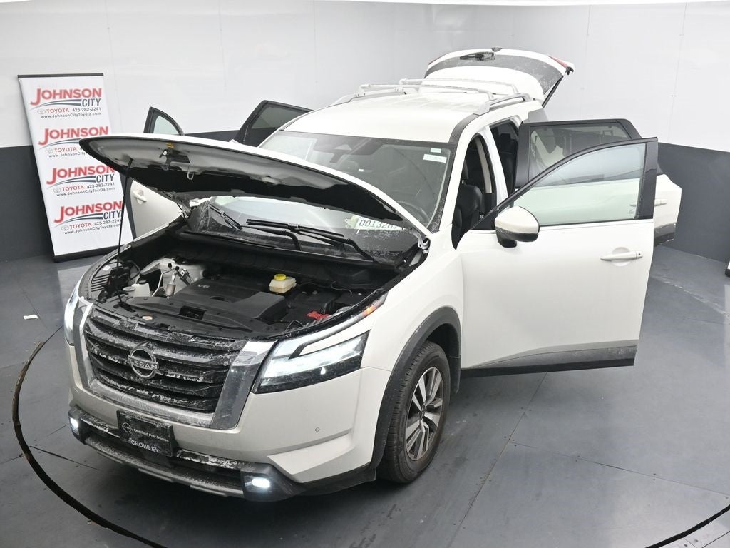 2022 Nissan Pathfinder SL
