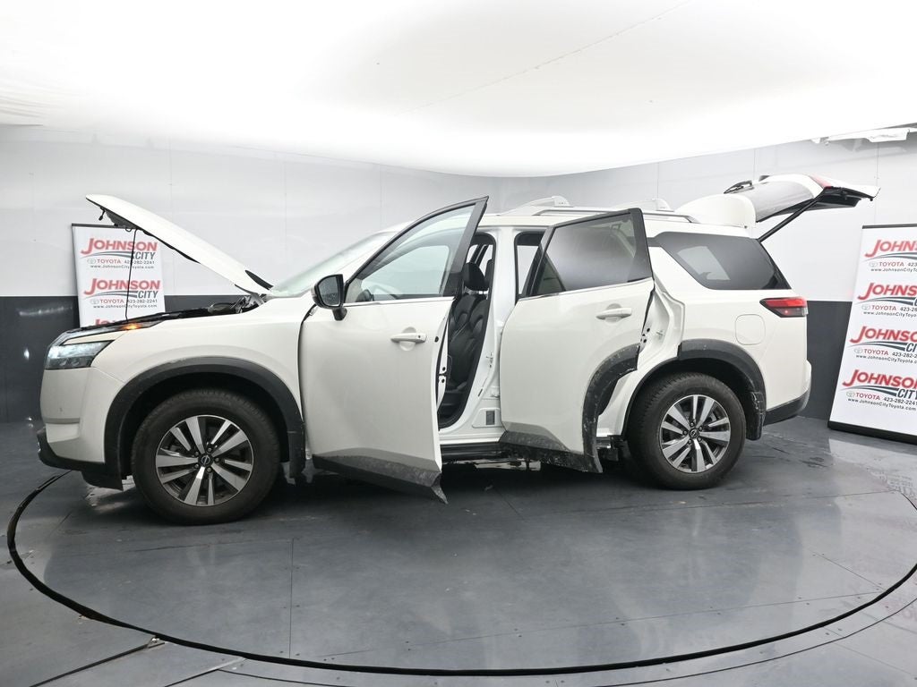 2022 Nissan Pathfinder SL