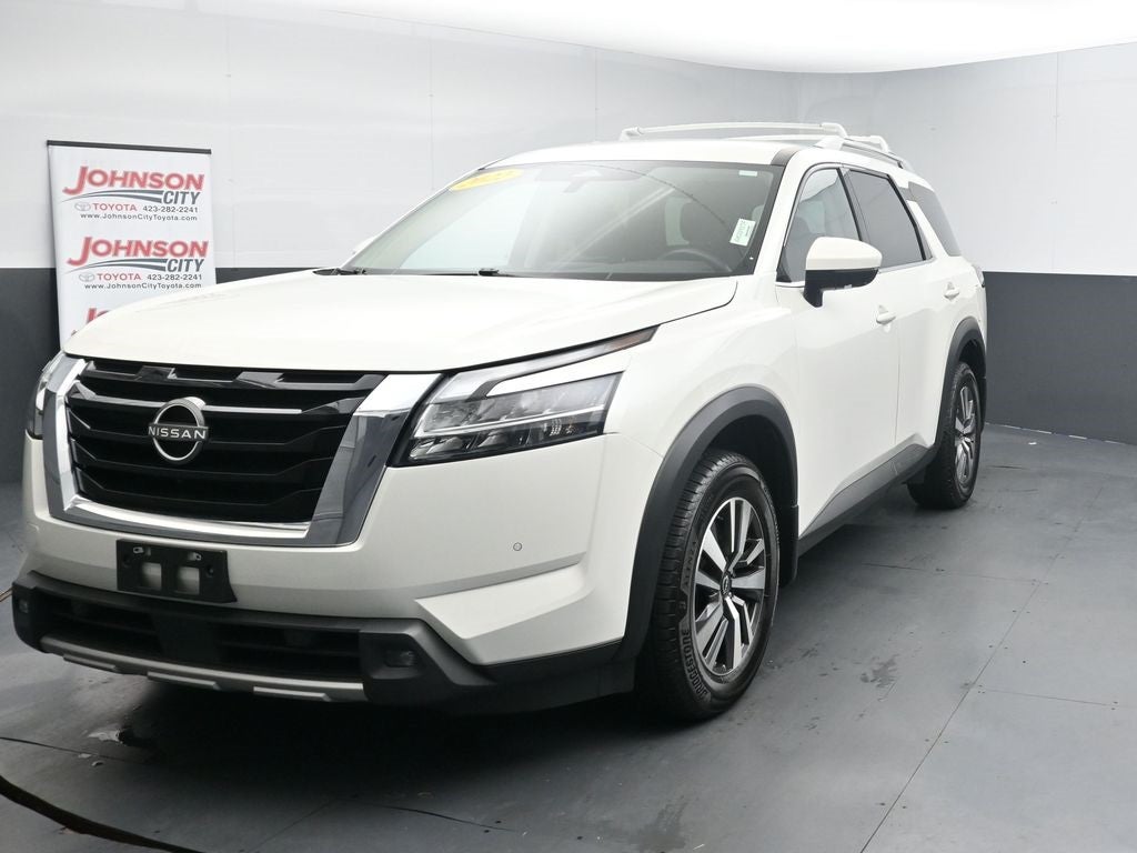 2022 Nissan Pathfinder SL