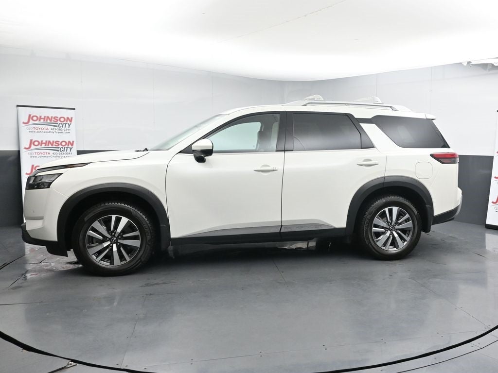2022 Nissan Pathfinder SL