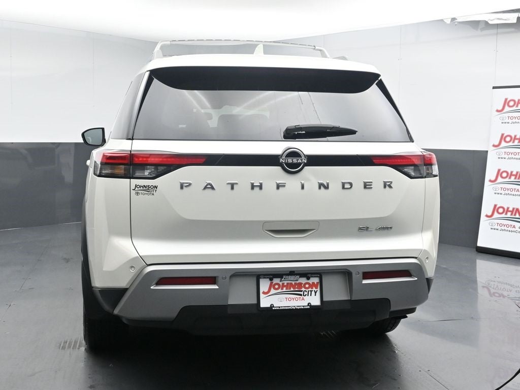 2022 Nissan Pathfinder SL