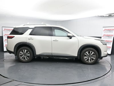 2022 Nissan Pathfinder SL