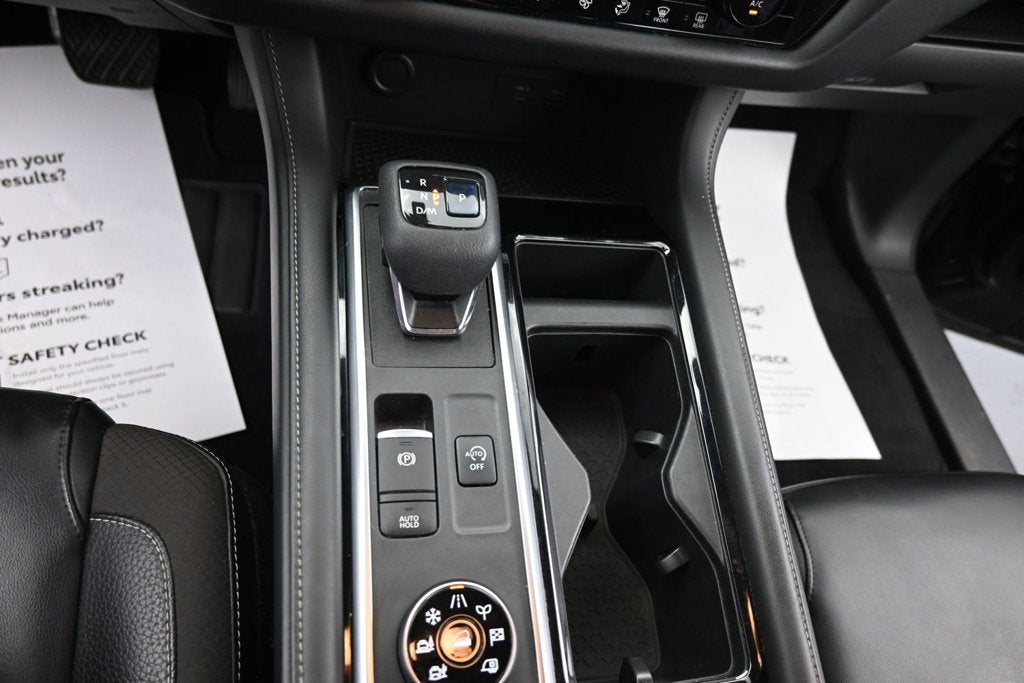 2022 Nissan Pathfinder SL